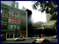 Magnificent Mile 079 - H&M, Swedish clothes store